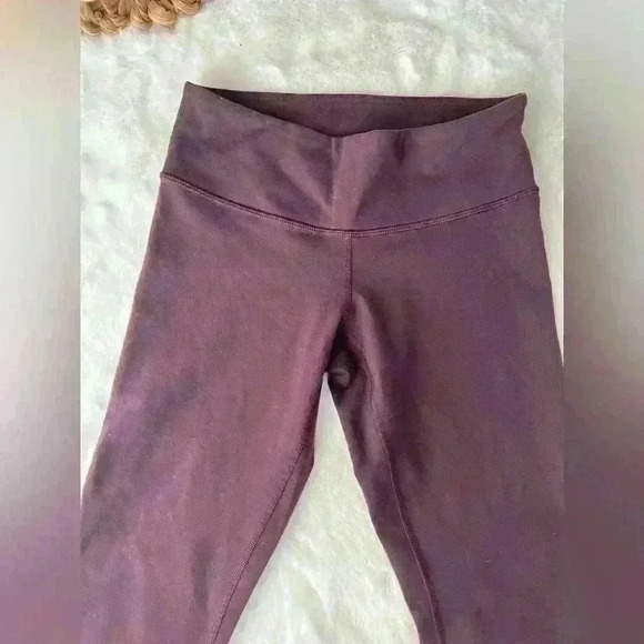 Like New Lululemon Leggings - Picture 3 of 6